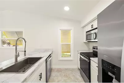 1672 Atlanta Plaza Dr, Sanibel, FL 33957 - Photo 7