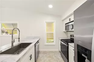 1672 Atlanta Plaza Dr, Sanibel, FL 33957 - Photo 7