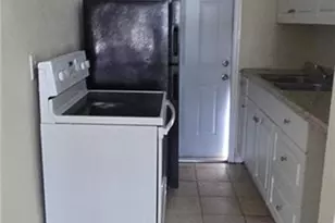 3049 2nd St, Fort Myers, FL 33916 - Photo 7