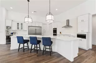 2274 Hawksridge Dr, Naples, FL 34105 - Photo 7