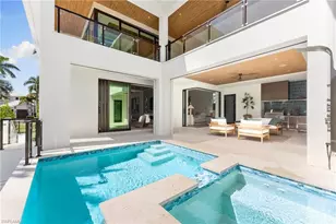 581 14th Ave S, Naples, FL 34102 - Photo 3