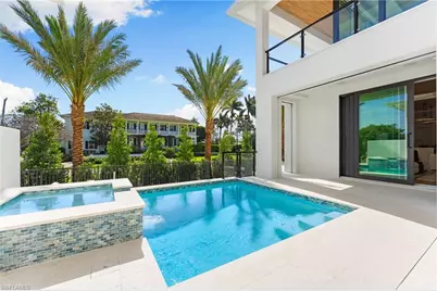581 14th Ave S, Naples, FL 34102 - Photo 7