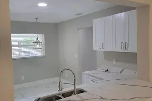 709 Landover Cir, Naples, FL 34104 - Photo 7