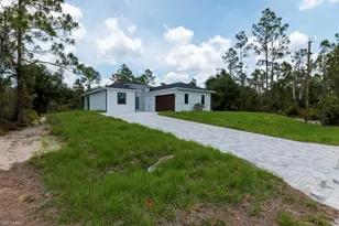 719 Almelia St E, Lehigh Acres, FL 33974 - Photo 3