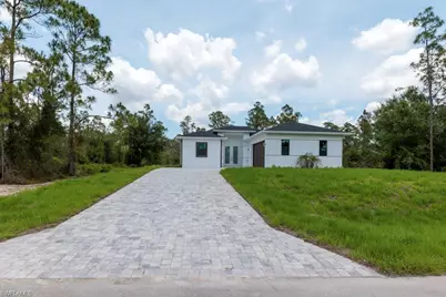 719 Almelia St E, Lehigh Acres, FL 33974 - Photo 5