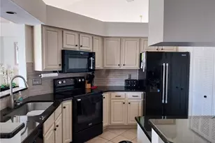 449 Dundee Ct, Naples, FL 34104 - Photo 11