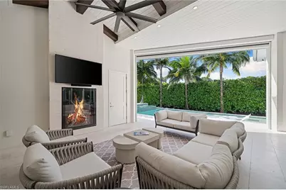 150 6th St N, Naples, FL 34102 - Photo 21