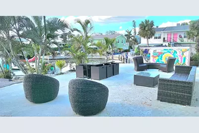 3270 Bayshore Dr, Naples, FL 34112 - Photo 15