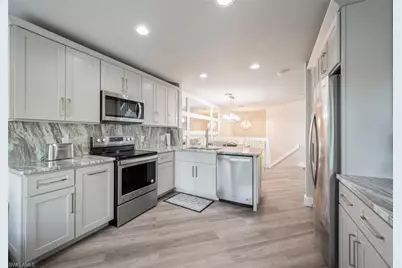 27113 Oakwood Lake Dr, Bonita Springs, FL 34134 - Photo 11