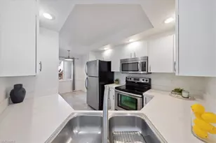 2810 Citrus Lake Dr, Naples, FL 34109 - Photo 5