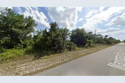 730 Manhattan St E, Lehigh Acres, FL 33974 - Photo 3