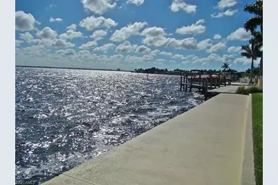 3111 SE 22nd Pl, Cape Coral, FL 33904 - Photo 3