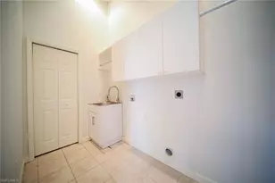 2055 Cascades Dr, Naples, FL 34112 - Photo 23