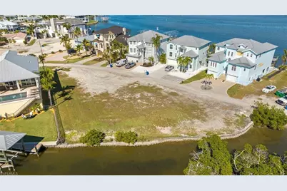 390 Seminole Way, Fort Myers Beach, FL 33931 - Photo 11