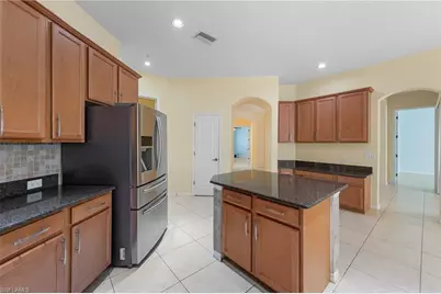 2628 Fairmont Cove Ct, Cape Coral, FL 33991 - Photo 15