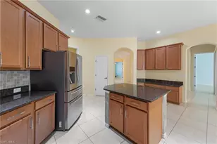 2628 Fairmont Cove Ct, Cape Coral, FL 33991 - Photo 15