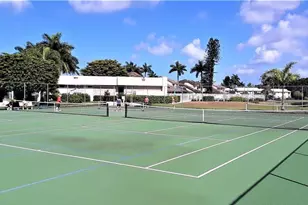 555 Park Shore Dr, Naples, FL 34103 - Photo 31