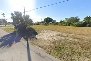 2 NE 13th Ave, Cape Coral, FL 33909 - Photo 5