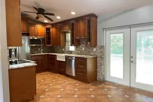 914 Avery St E, Lehigh Acres, FL 33974 - Photo 5