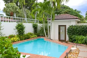 1136 6th St S, Naples, FL 34102 - Photo 21