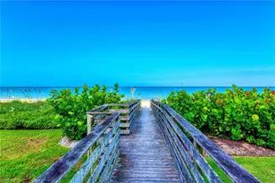 565 Beachwalk Cir, Naples, FL 34108 - Photo 35