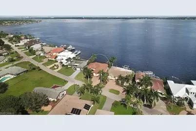 3115 SE 22nd Pl, Cape Coral, FL 33904 - Photo 7