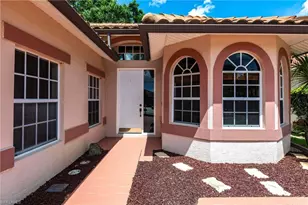 11302 Lakeland Cir, Fort Myers, FL 33913 - Photo 5