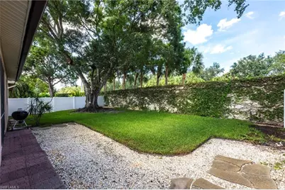 11302 Lakeland Cir, Fort Myers, FL 33913 - Photo 37