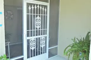 902 McGregor Park Cir, Fort Myers, FL 33908 - Photo 3