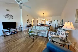 10686 Gulf Shore Dr, Naples, FL 34108 - Photo 7