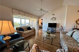 10686 Gulf Shore Dr, Naples, FL 34108 - Photo 9