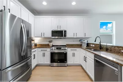 10490 Spruce Pine Ct, Fort Myers, FL 33913 - Photo 7