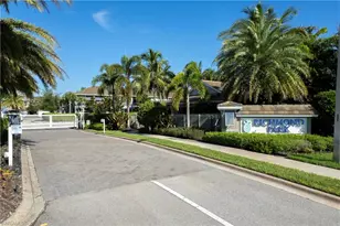 2343 Sheen Ln, Naples, FL 34120 - Photo 3