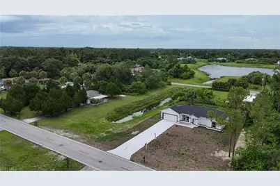 842 Sentinela Blvd, Lehigh Acres, FL 33974 - Photo 31