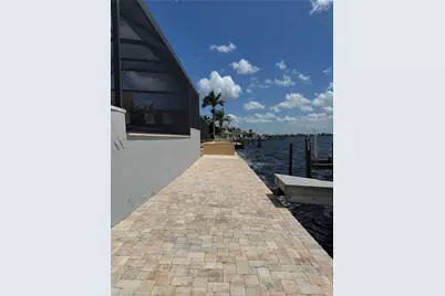 3127 SE 22nd Pl, Cape Coral, FL 33904 - Photo 9