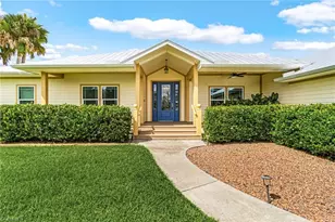 21090 Captain Nelson Ct, Alva, FL 33920 - Photo 3