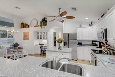 1106 Jardin Dr, Naples, FL 34104 - Photo 7