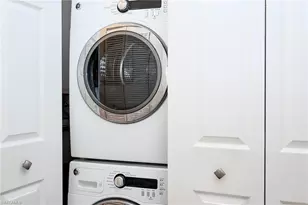 559 Beachwalk Cir, Naples, FL 34108 - Photo 17