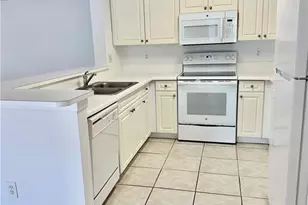 1260 Wildwood Lakes Blvd, Naples, FL 34104 - Photo 5