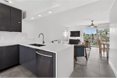 1666 Osprey Ave #106, Naples, FL 34102 - Photo 5