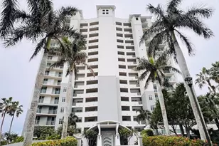 425 Cove Tower Dr, Naples, FL 34110 - Photo 1