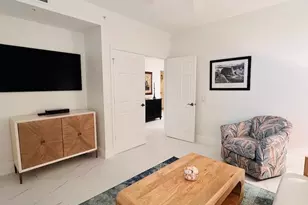 425 Cove Tower Dr, Naples, FL 34110 - Photo 9