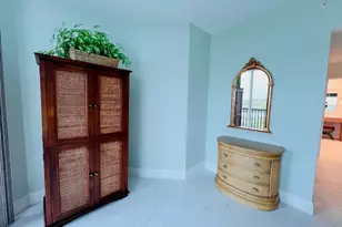 425 Cove Tower Dr, Naples, FL 34110 - Photo 21