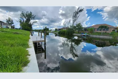 1818 NE 1st Pl, Cape Coral, FL 33909 - Photo 17