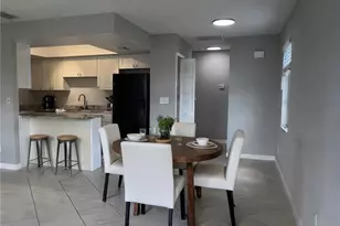 303 SW 3rd Pl, Cape Coral, FL 33991 - Photo 3