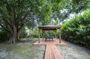 691 102nd Ave N, Naples, FL 34108 - Photo 23