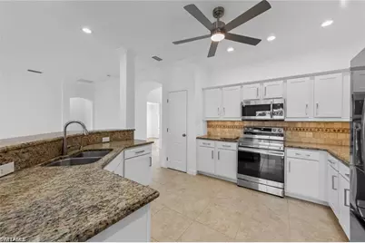 831 SW 5th Ter, Cape Coral, FL 33991 - Photo 5