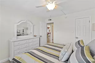 72 7th St S, Naples, FL 34102 - Photo 13