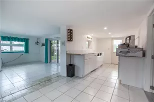 2595 Pine St, Matlacha, FL 33993 - Photo 9