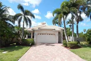 774 105th Ave N, Naples, FL 34108 - Photo 1